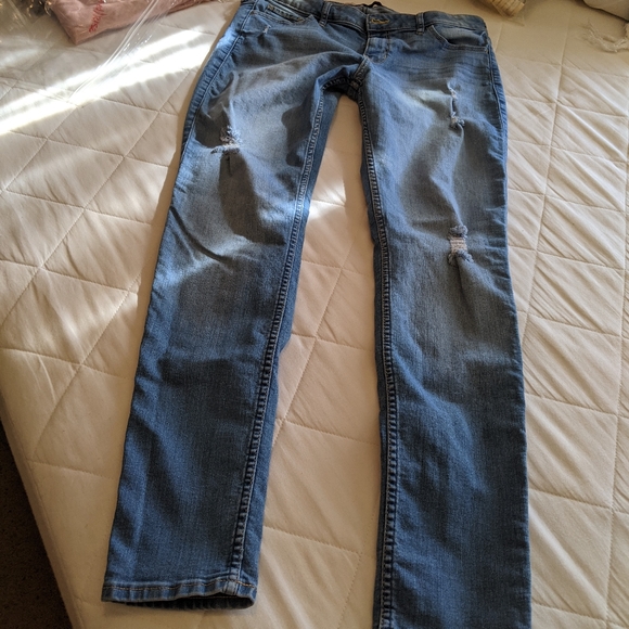 Hollister  Jeans - Picture 2 of 11
